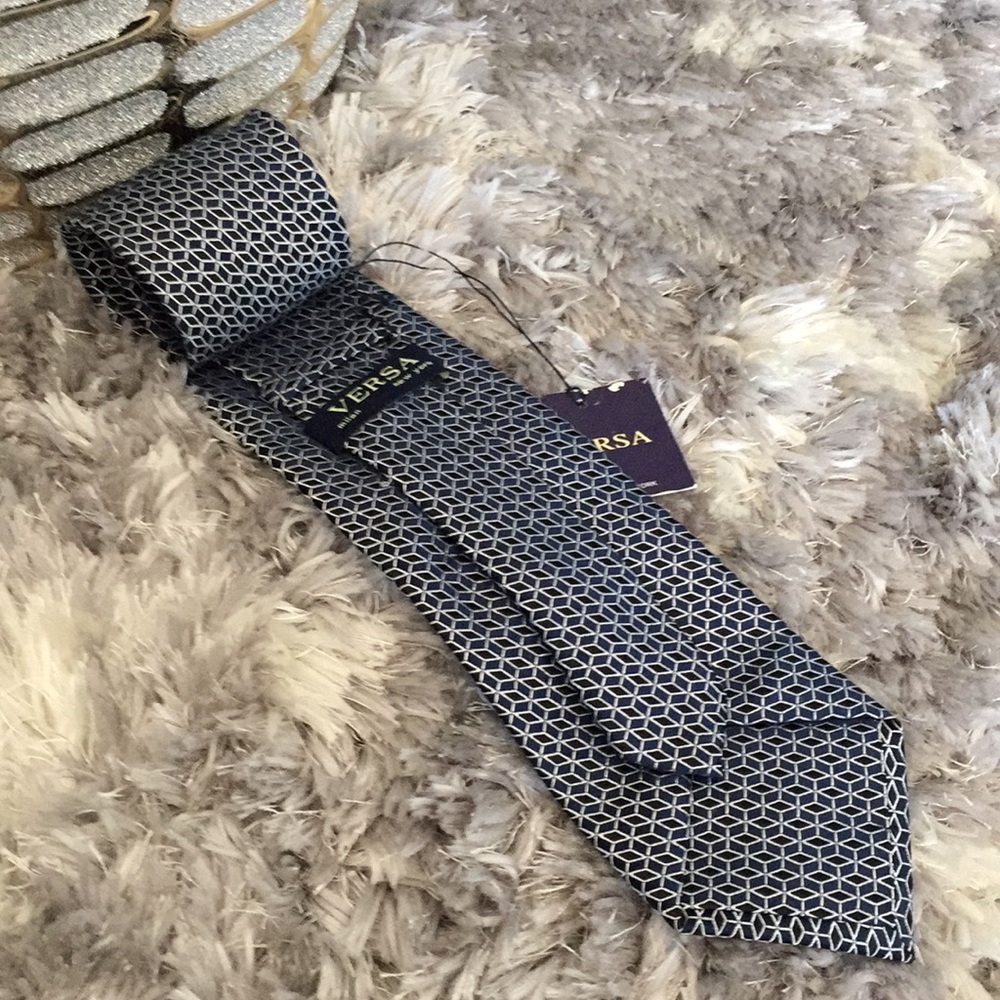 Versa Men Tie - Picture 3 of 3
